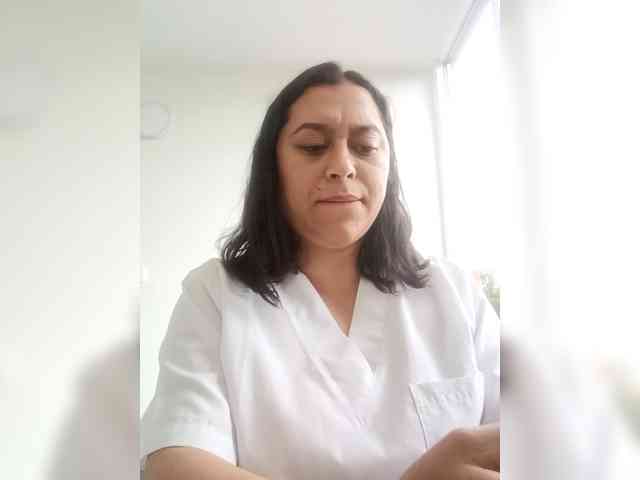 Queen-yess011 webcam