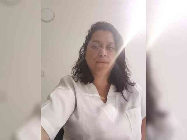 Queen-yess011 webcam