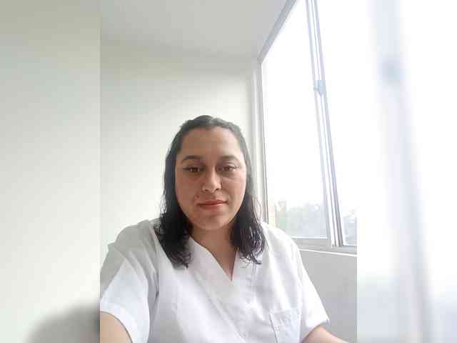Queen-yess011 webcam