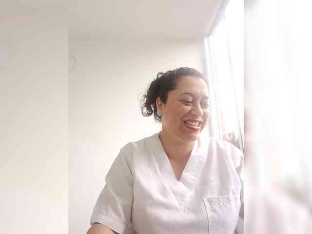 Queen-yess011 webcam