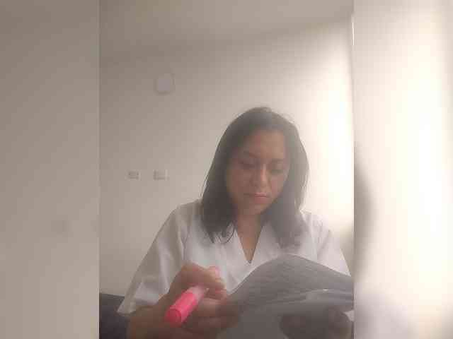 Queen-yess011 Live Webcam on BongaCams