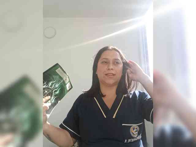 Queen-yess011 webcam