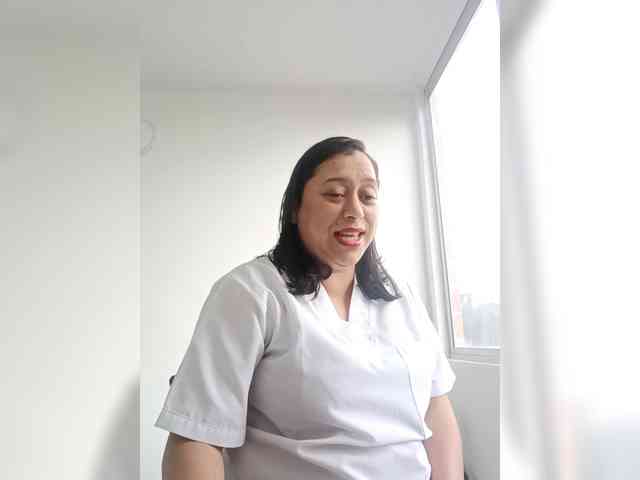 Queen-yess011 webcam