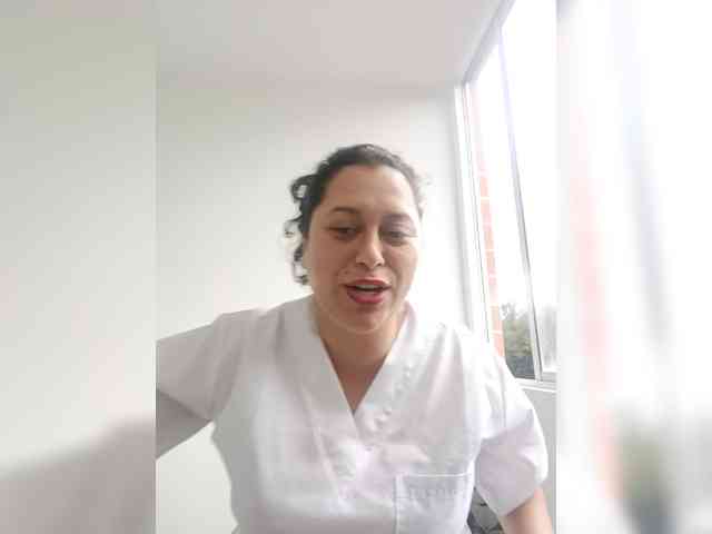 Queen-yess011 webcam