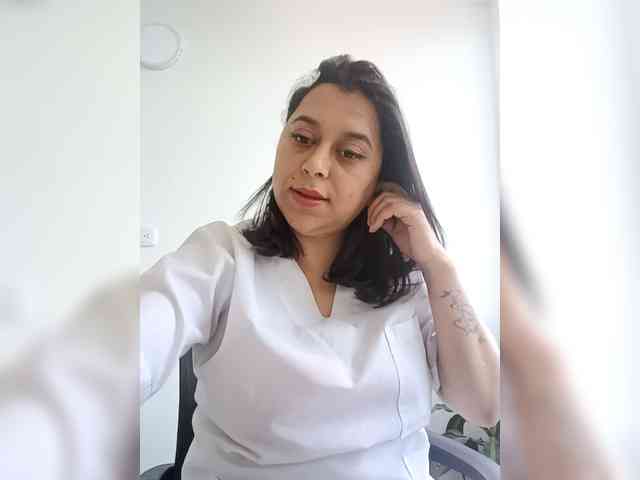 Queen-yess011 webcam