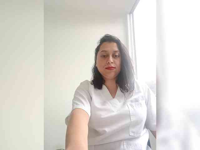 Queen-yess011 webcam