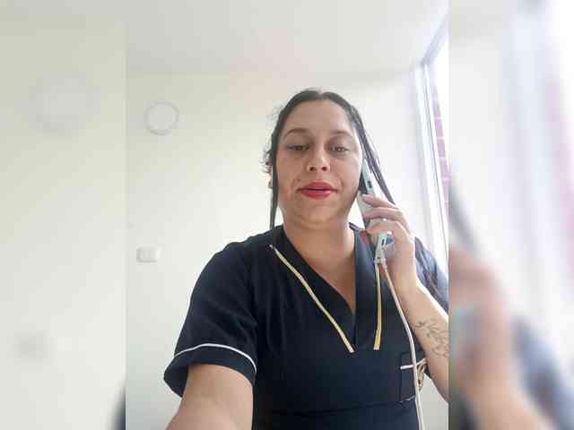 Queen-yess011 webcam