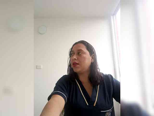 Queen-yess011 webcam