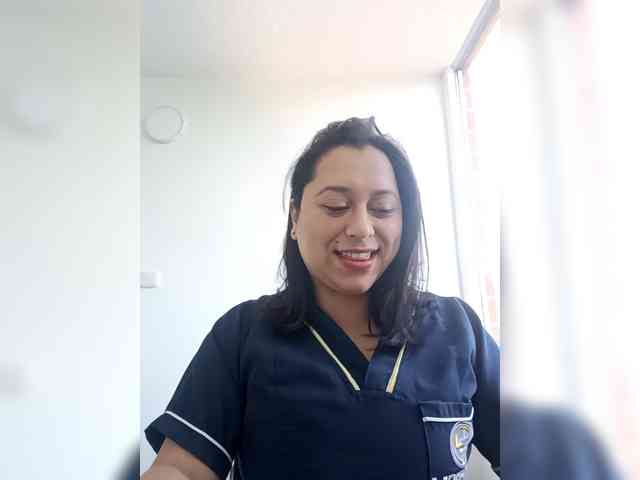 Queen-yess011 webcam