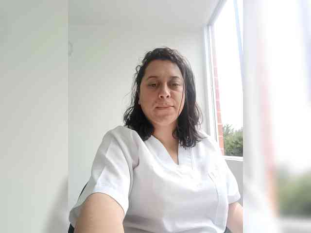 Queen-yess011 webcam