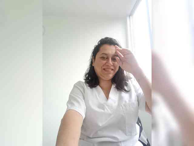 Queen-yess011 webcam
