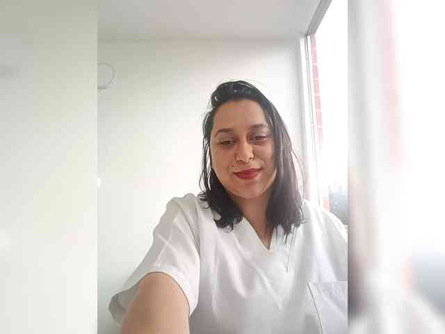 Queen-yess011 webcam