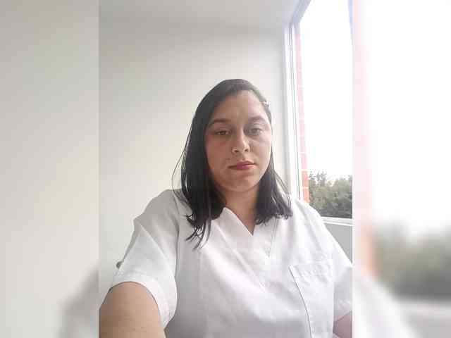 Queen-yess011 webcam