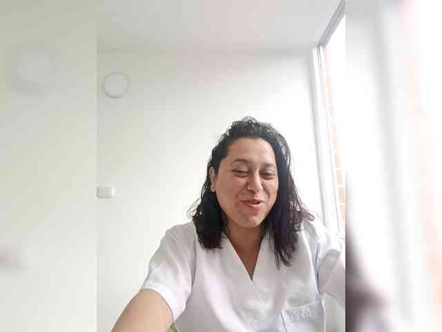 Queen-yess011 webcam