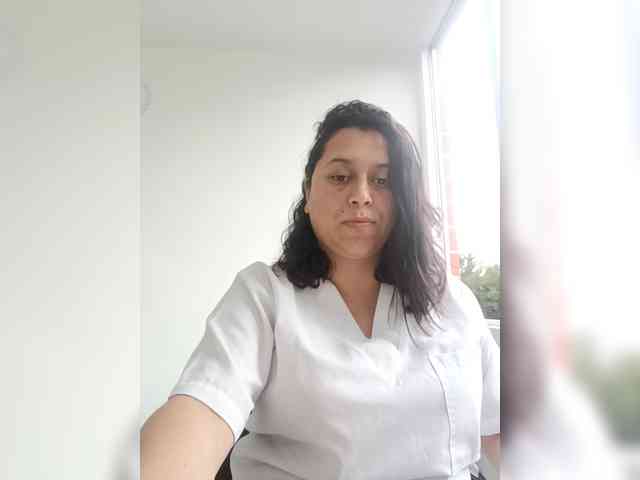 Queen-yess011 webcam