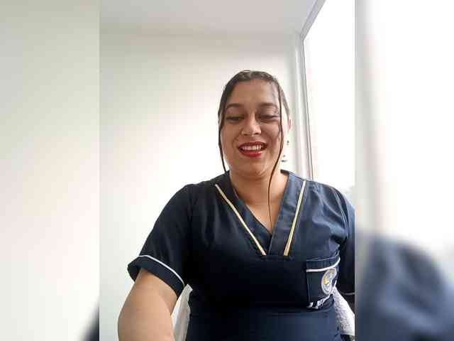 Queen-yess011 webcam