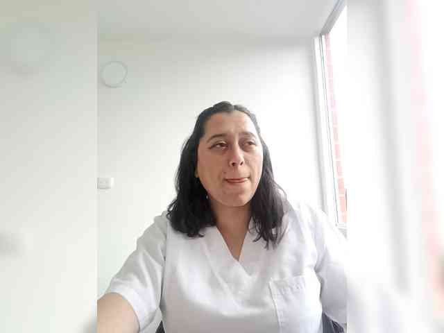 Queen-yess011 webcam