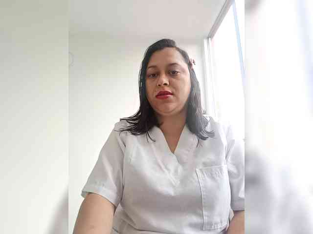 Queen-yess011 webcam