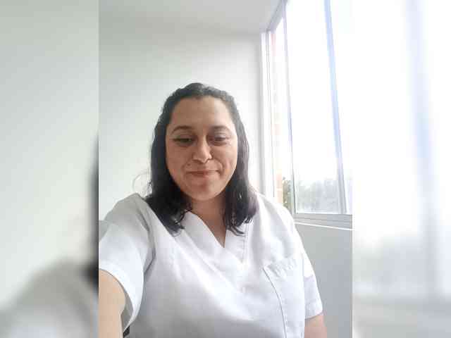 Queen-yess011 webcam