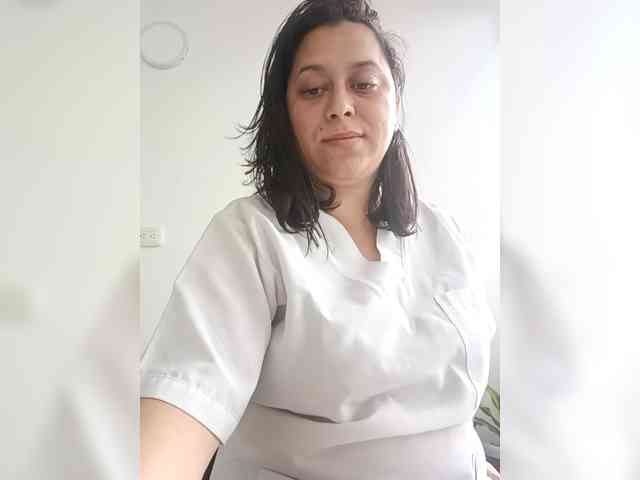 Queen-yess011 webcam