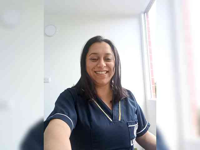 Queen-yess011 webcam