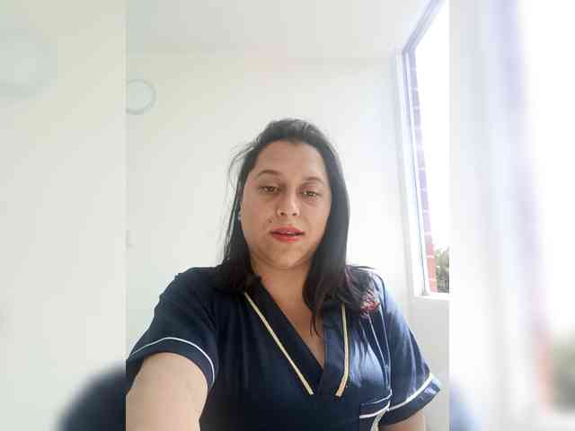 Queen-yess011 webcam