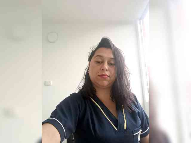 Queen-yess011 webcam