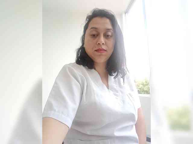 Queen-yess011 webcam