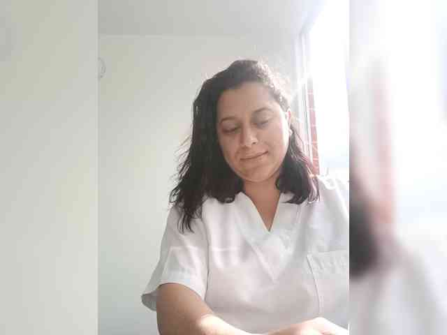Queen-yess011 webcam