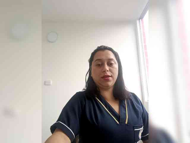 Queen-yess011 webcam