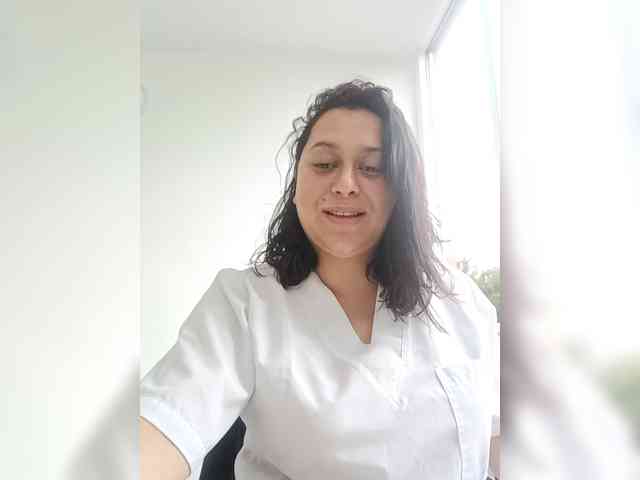 Queen-yess011 webcam