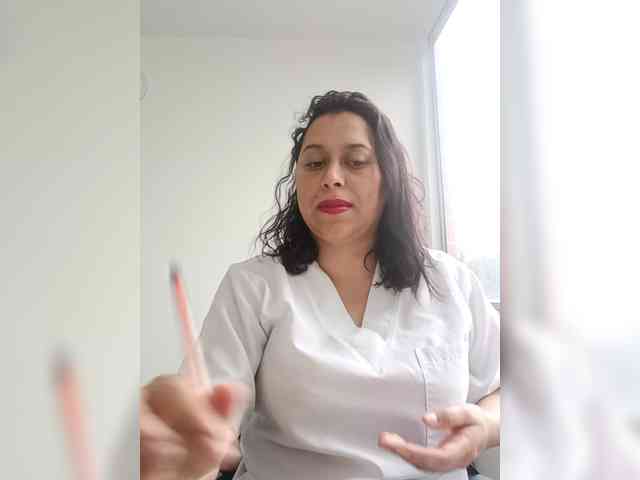 Queen-yess011 webcam