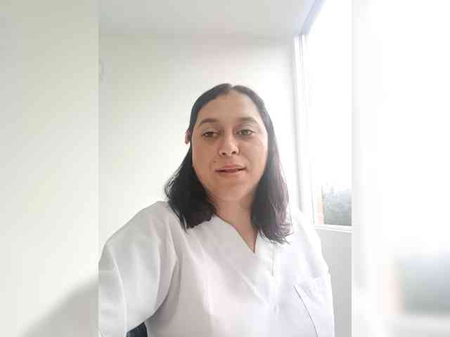 Queen-yess011 webcam