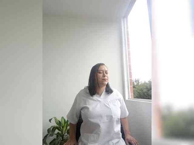 Queen-yess011 webcam