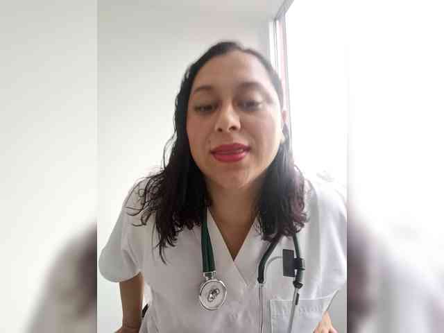 Queen-yess011 webcam