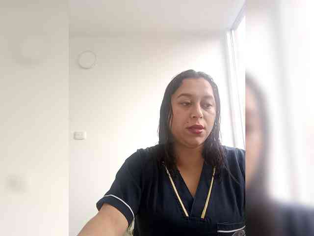 Queen-yess011 webcam