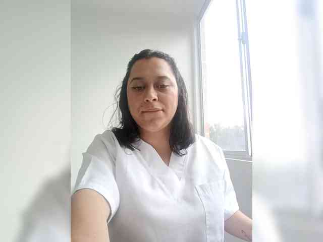 Queen-yess011 webcam