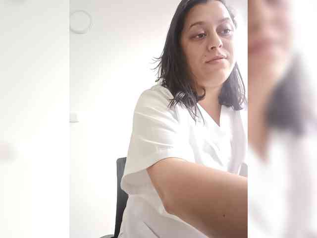 Queen-yess011 webcam