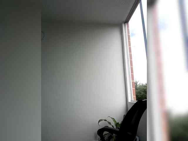 Queen-yess011 webcam