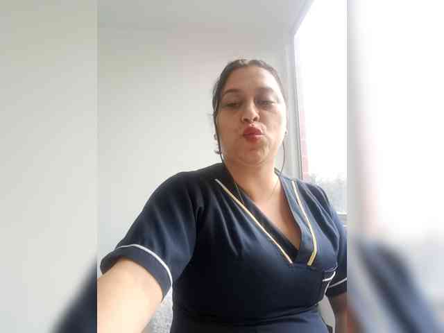 Queen-yess011 webcam