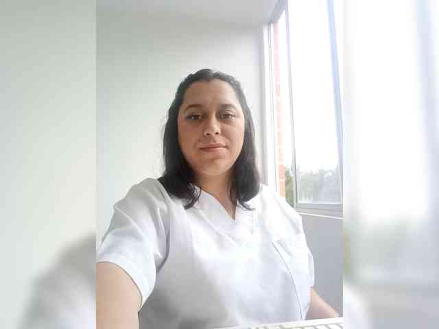 Queen-yess011 webcam