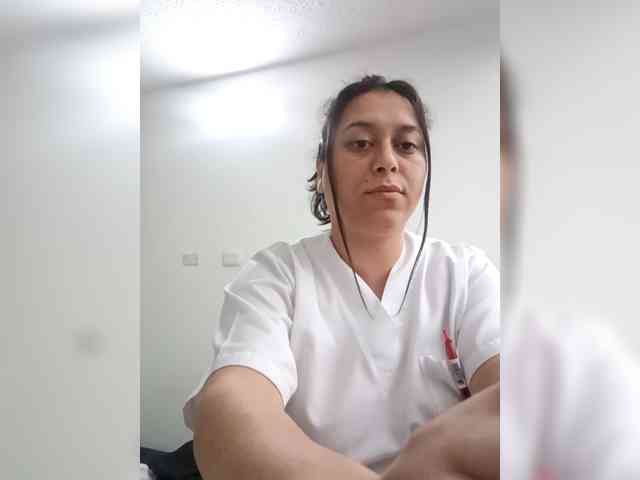 Queen-yess011 webcam