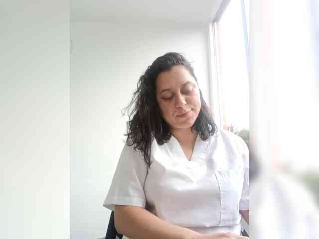 Queen-yess011 webcam