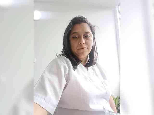 Queen-yess011 webcam