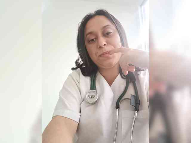 Queen-yess011 webcam