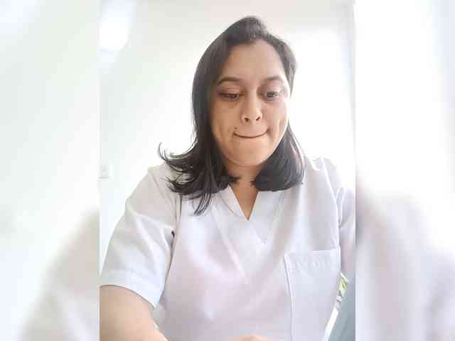 Queen-yess011 webcam