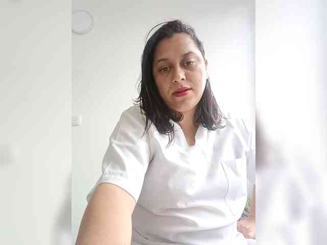 Queen-yess011 webcam