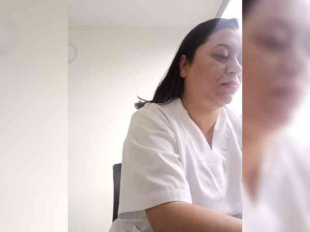 Queen-yess011 webcam
