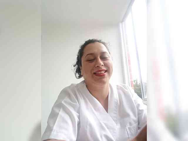 Queen-yess011 webcam