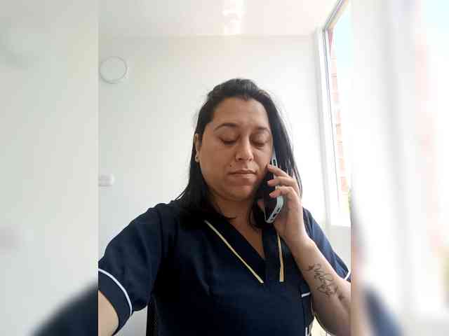 Queen-yess011 webcam
